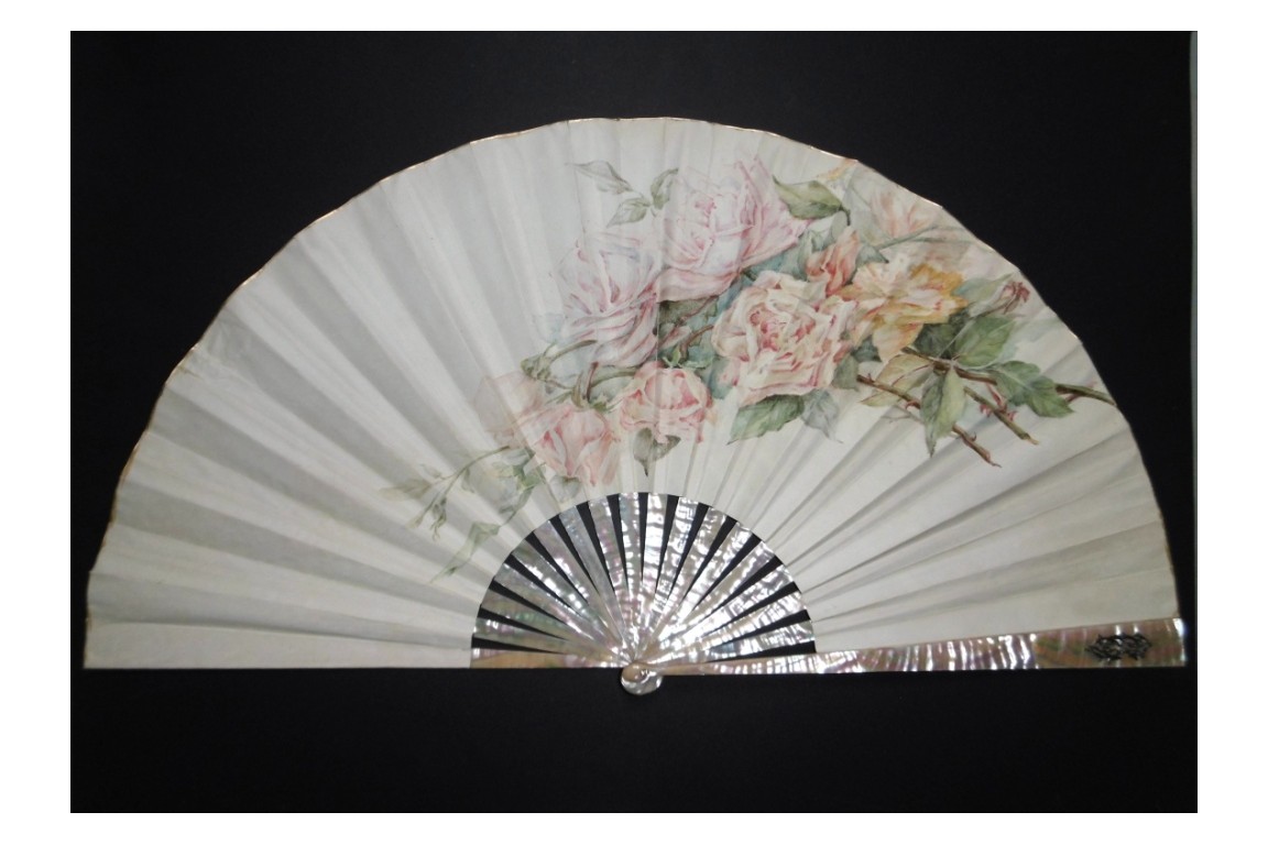 Roses, éventail vers 1880-1890