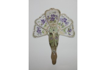 Violettes, éventail de curiosité vers 1904