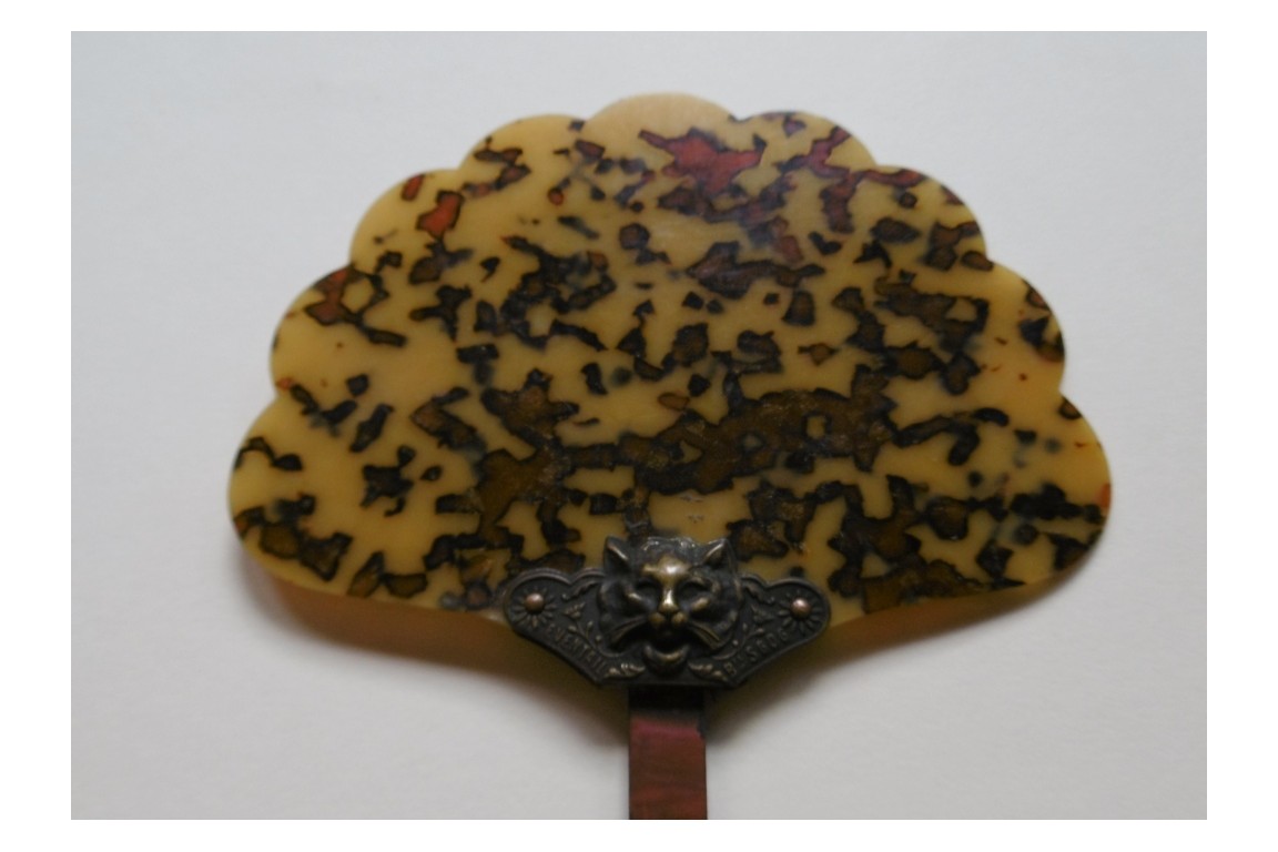 Cat by Garam, fixed fan circa 1925