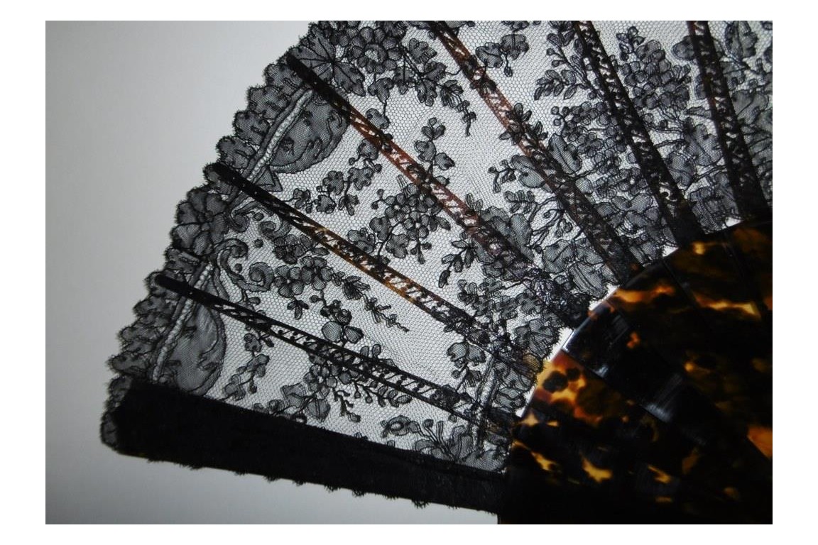 Flowers in Chantilly, lace fan, circa 1870