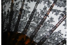 Flowers in Chantilly, lace fan, circa 1870