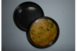 Sainte Hélène, snuffbox in memory of imperial familly