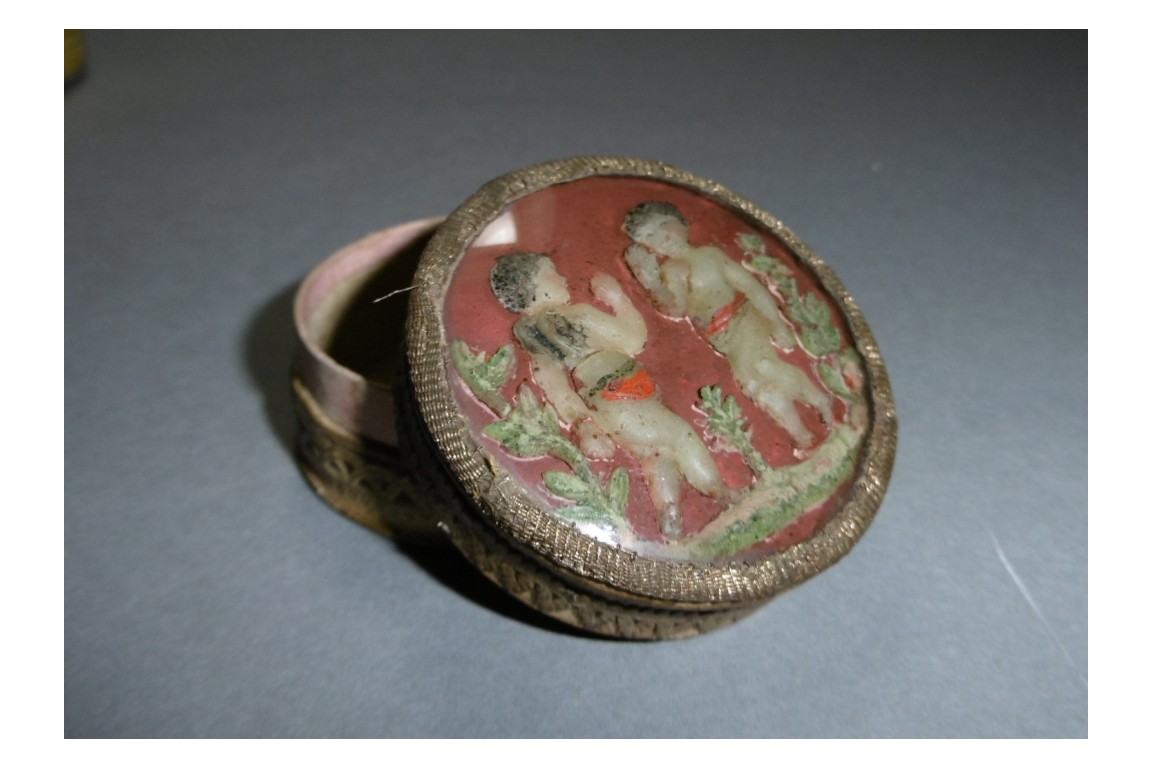 Wax angels, 19th century box