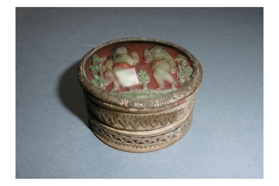 Wax angels, 19th century box