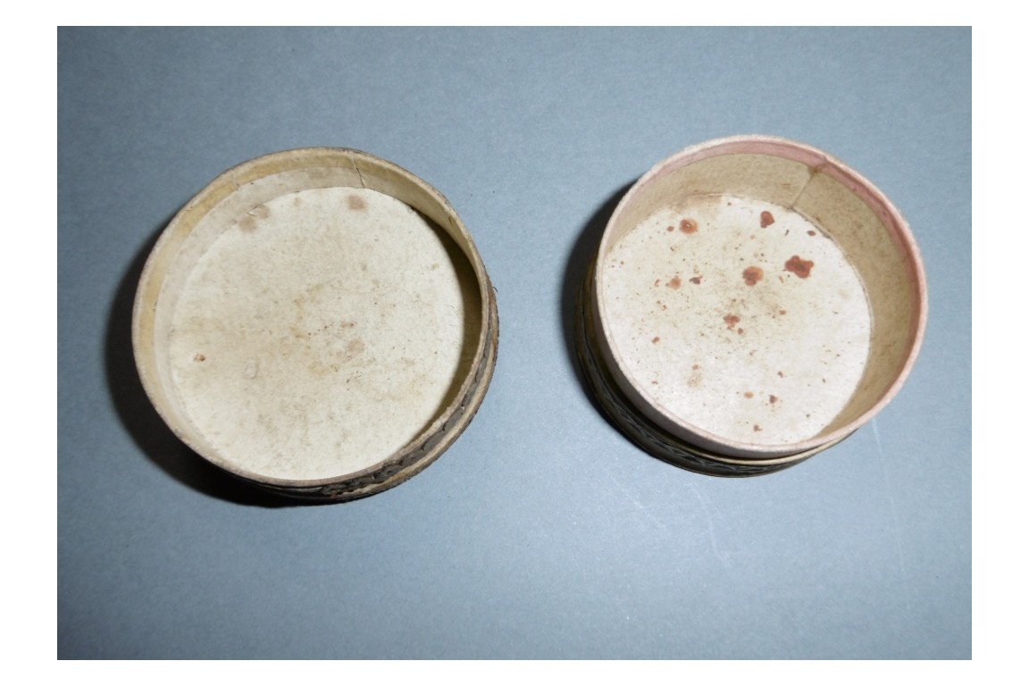 Wax angels, 19th century box