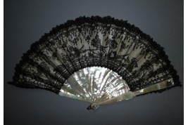 The jockey bears, fan circa 1900 (?)