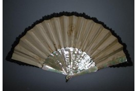The jockey bears, fan circa 1900 (?)