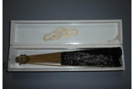The jockey bears, fan circa 1900 (?)