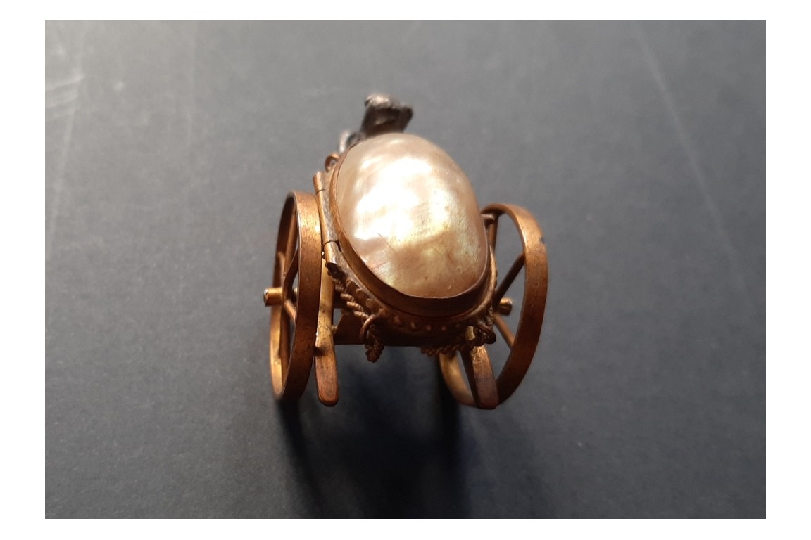 Petit singe, nécessaire à couture miniature, XIXème siècle