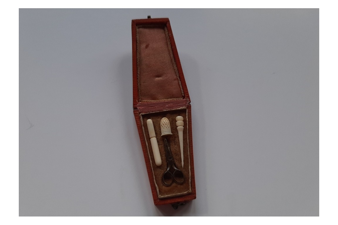 Miniature or doll sewing necessaire, 19th century