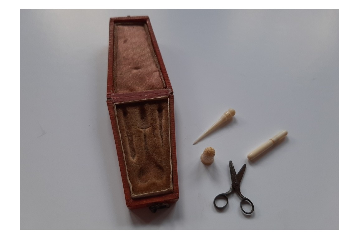 Miniature or doll sewing necessaire, 19th century