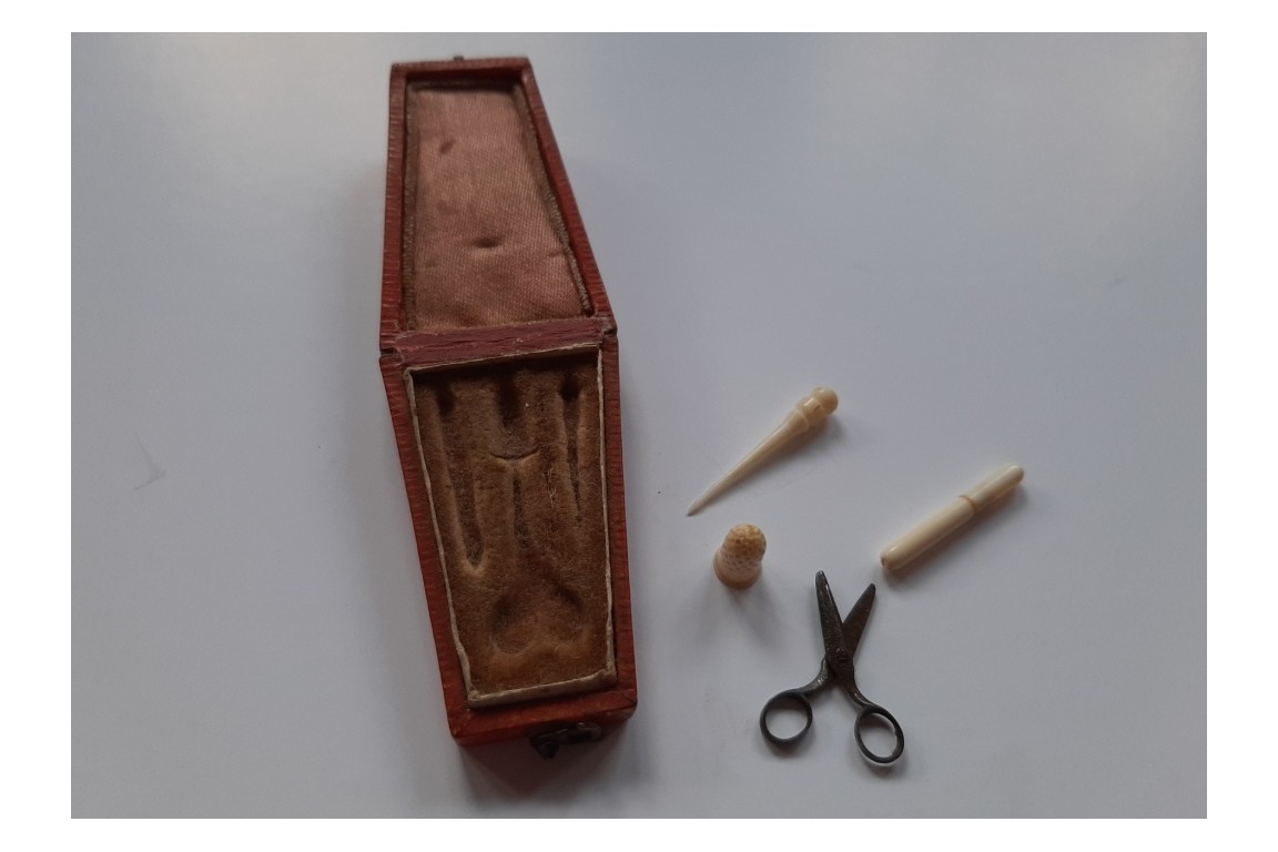 Miniature or doll sewing necessaire, 19th century