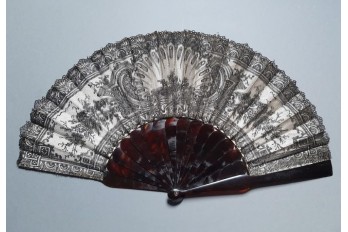 Coquille, éventail en dentelle vers 1870-80