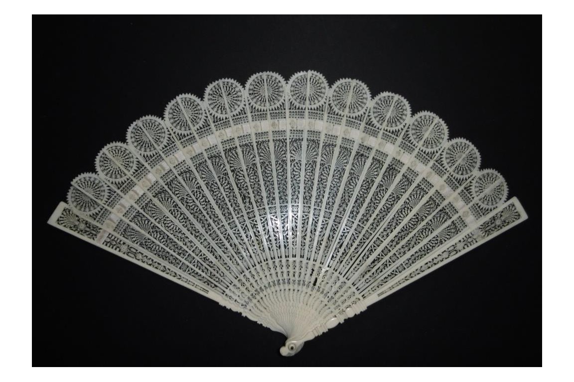 Neo-Gothic rosettes, fan circa 1835-40