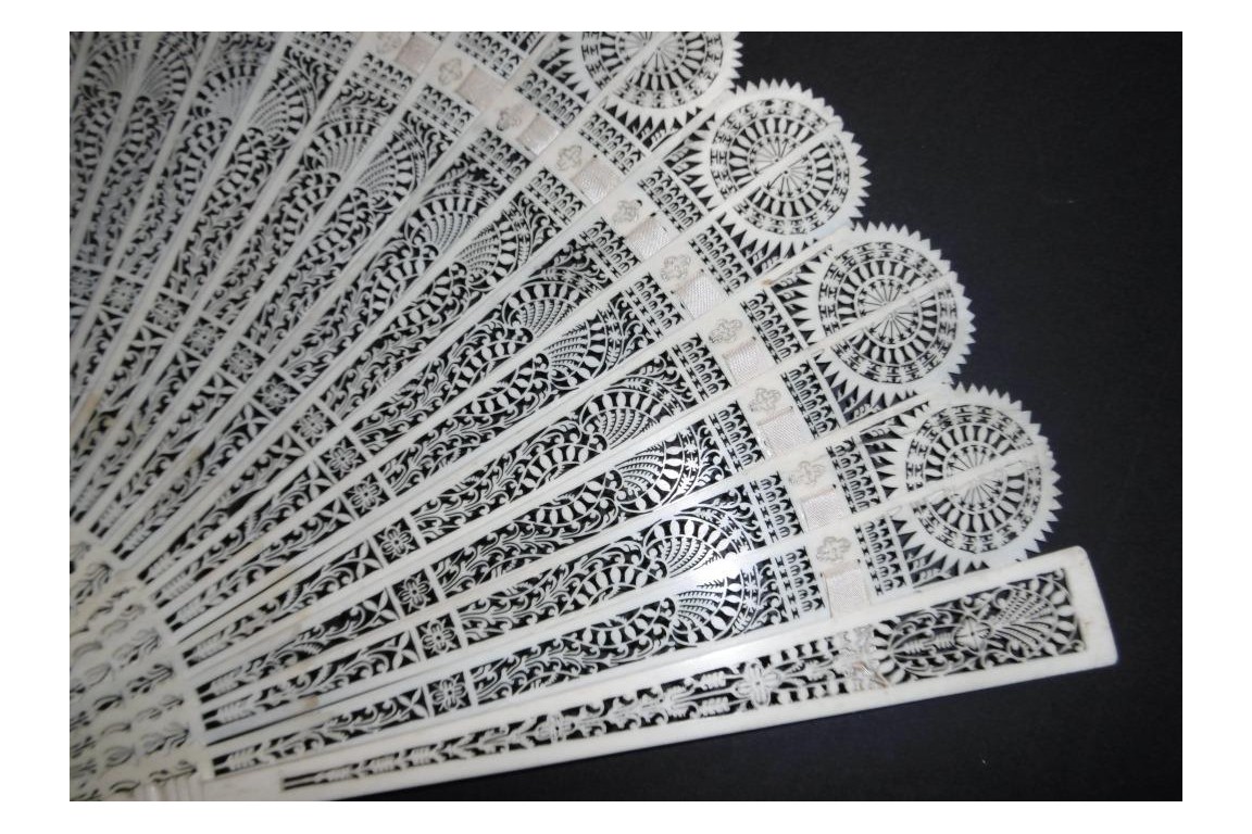 Neo-Gothic rosettes, fan circa 1835-40