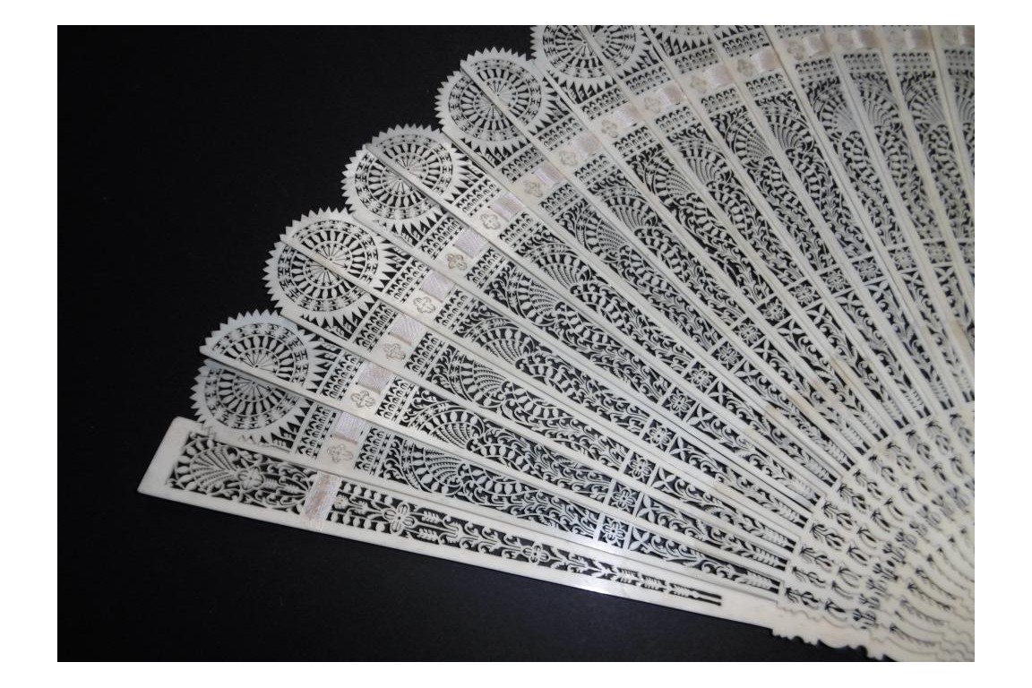 Neo-Gothic rosettes, fan circa 1835-40