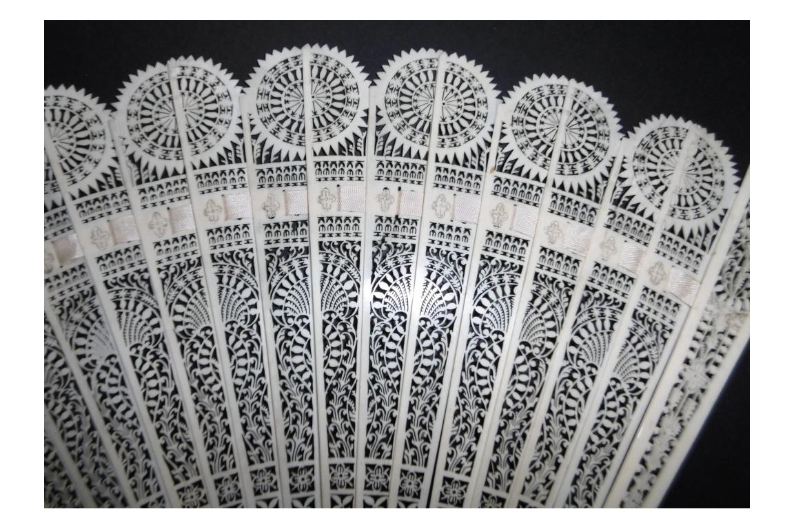 Neo-Gothic rosettes, fan circa 1835-40