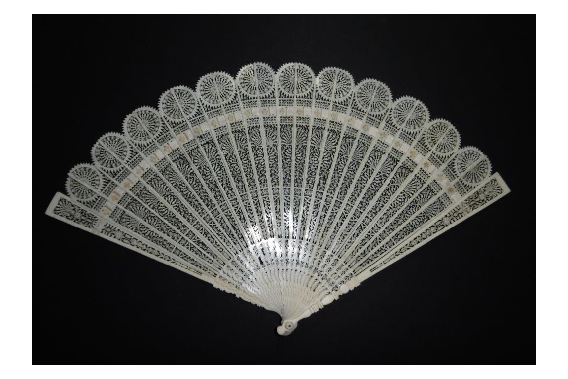 Neo-Gothic rosettes, fan circa 1835-40