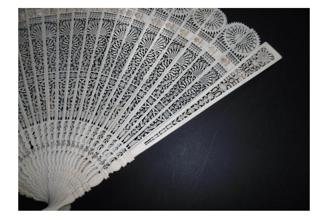 Neo-Gothic rosettes, fan circa 1835-40