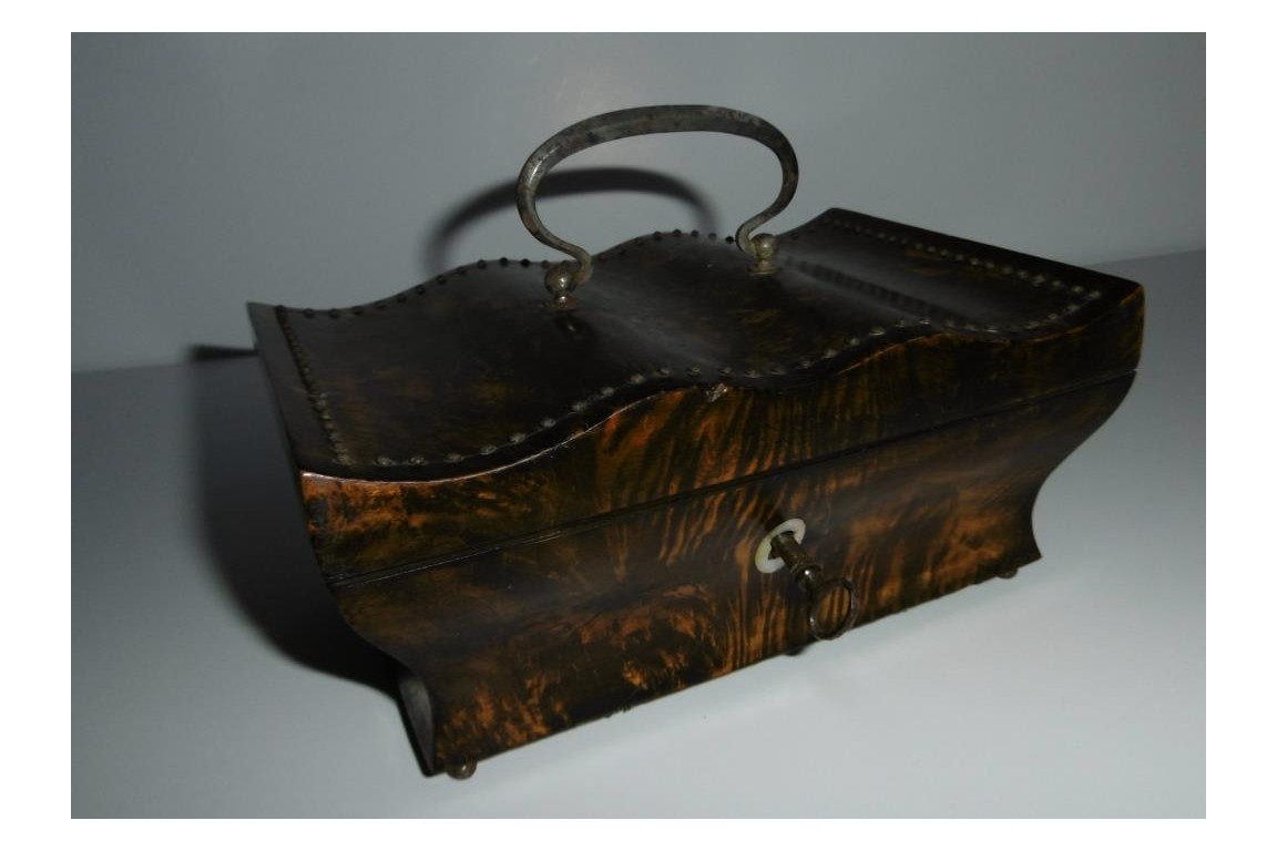 Coffret nécessaire à couture, vers 1825-30