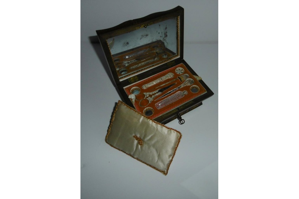 Sewing set, Charles X period