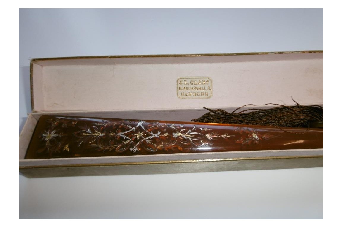 Écaille rococo, éventail fin XIXème Écaille rococo, éventail fin XIXème