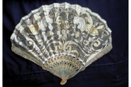 Art nouveau poppies, Duvelleroy fan circa 1900-1910