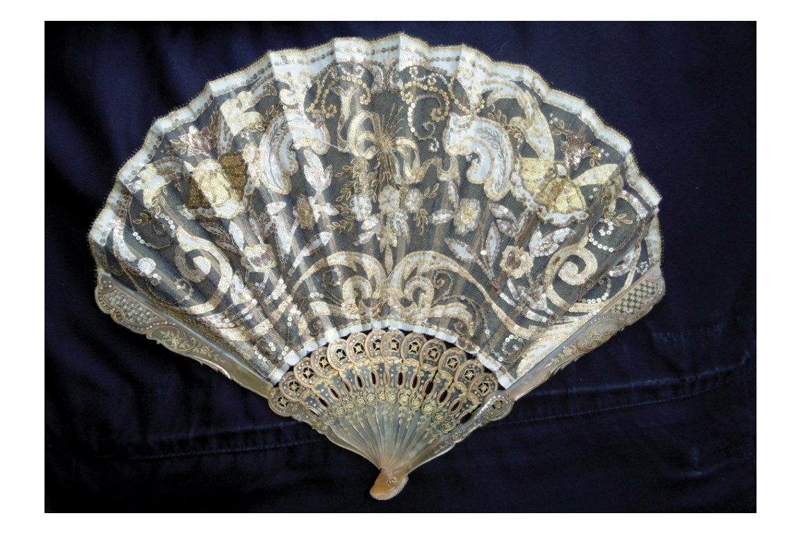 Art nouveau poppies, Duvelleroy fan circa 1900-1910