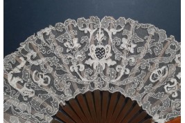 Thistle in lace, Art Nouveau fan