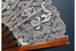 Thistle in lace, Art Nouveau fan