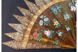 Gothique fleuri, éventail vers 1830