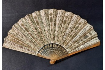 Sparkling domino, fan circa 1900