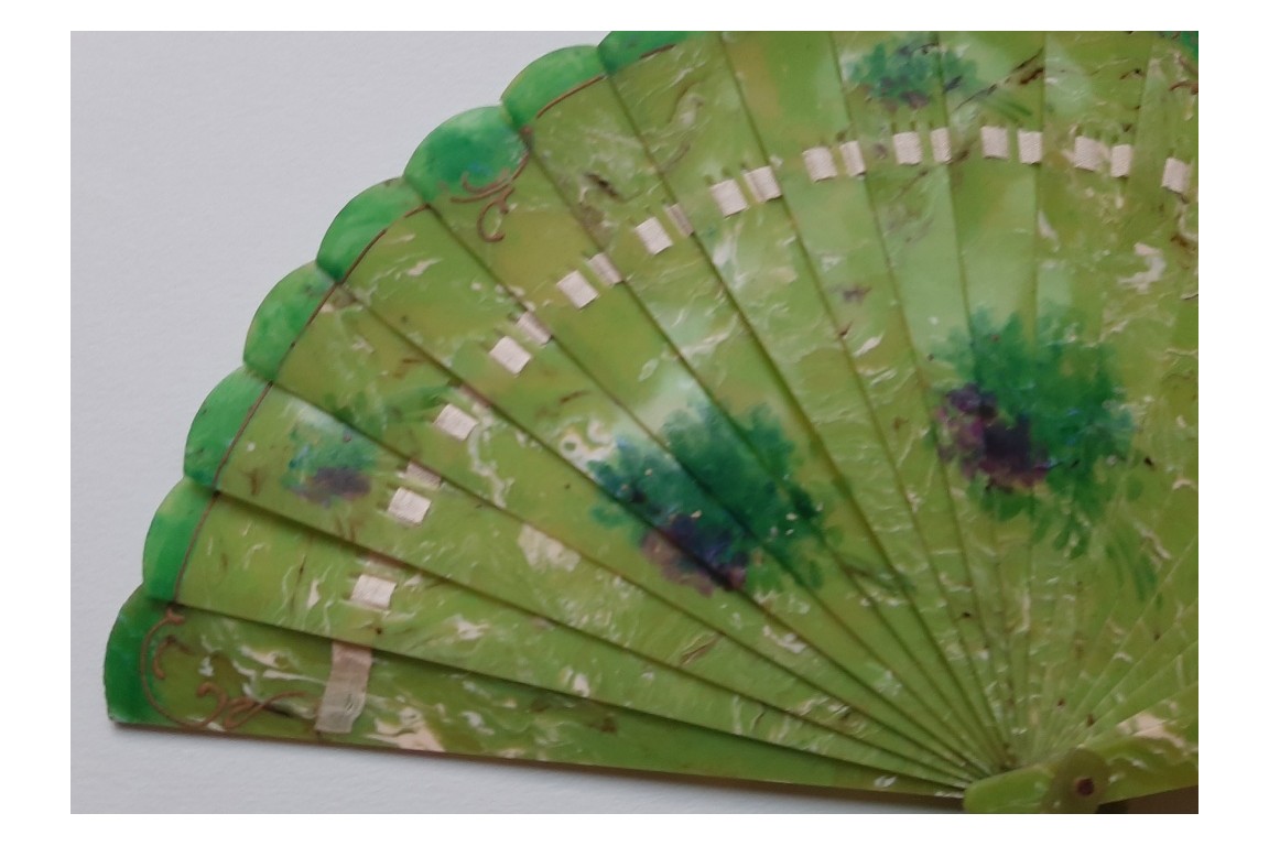 Beauty set, Art Deco novelty fan