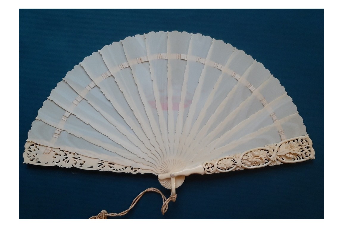 Lily of the valley for a Marquise, late 19th fan