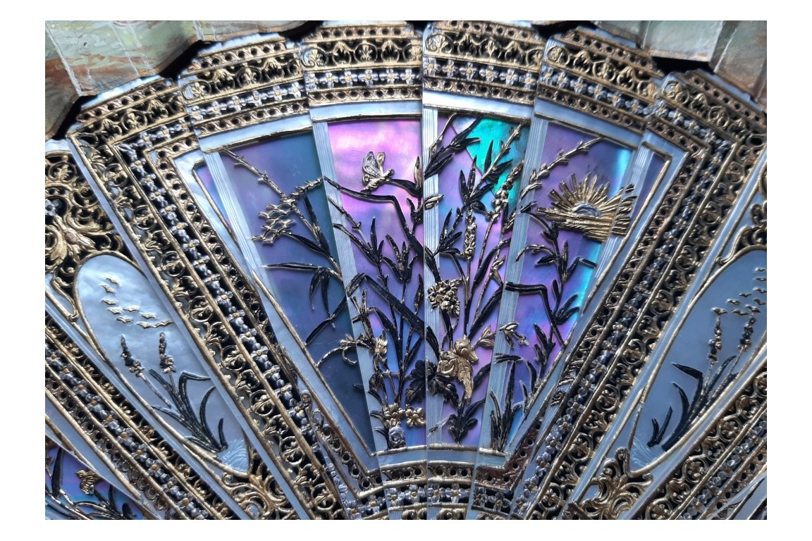 Nymphes des fleurs, éventail de Gabrielle Neiter, fin XIXème siècle