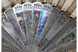 Nymphes des fleurs, éventail de Gabrielle Neiter, fin XIXème siècle