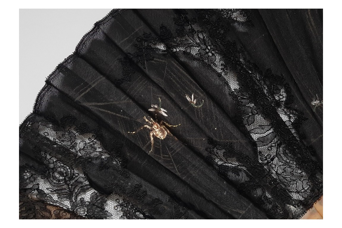Spiders of love, late 19th cnetury fan