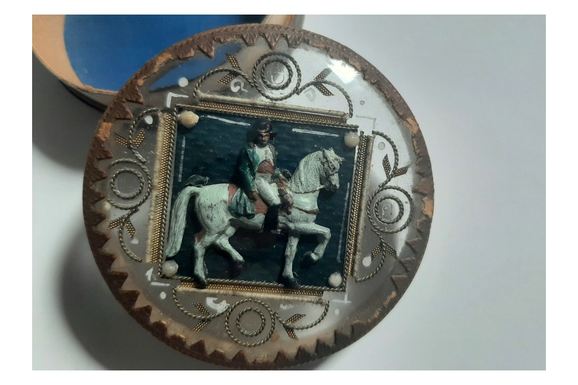 Napoleon on horseback, candies box