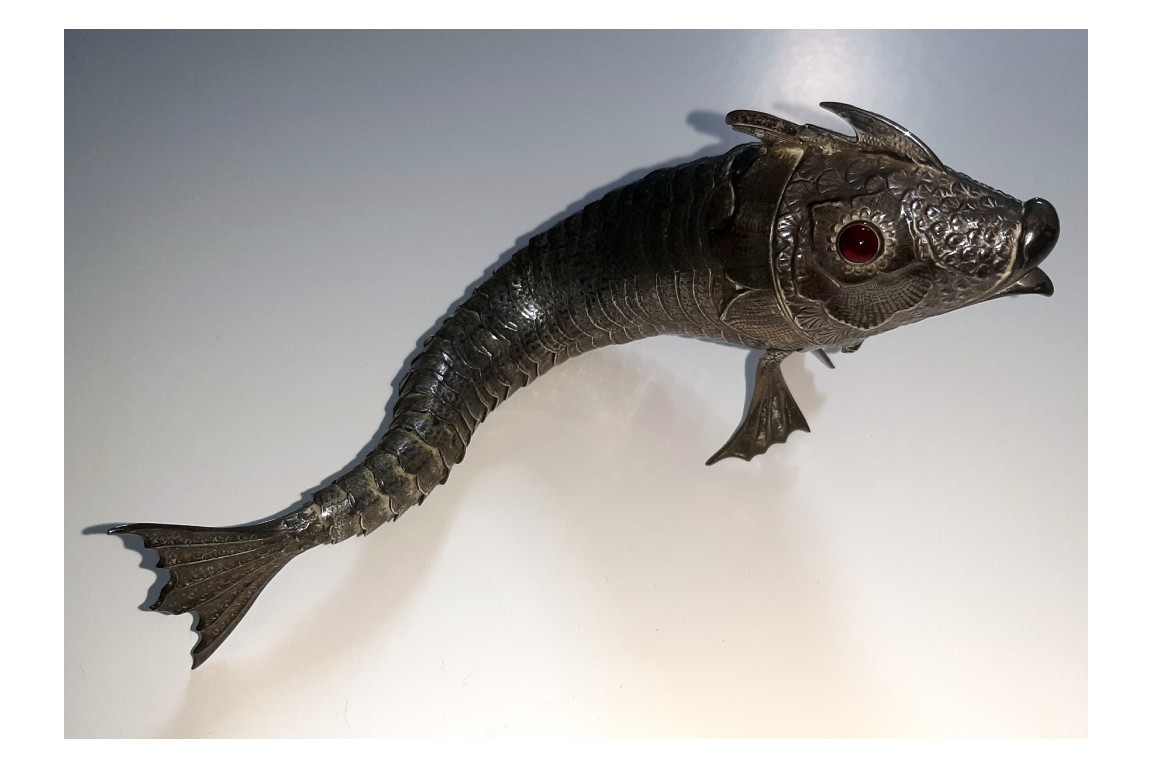 Poisson, boîte en argent XXème