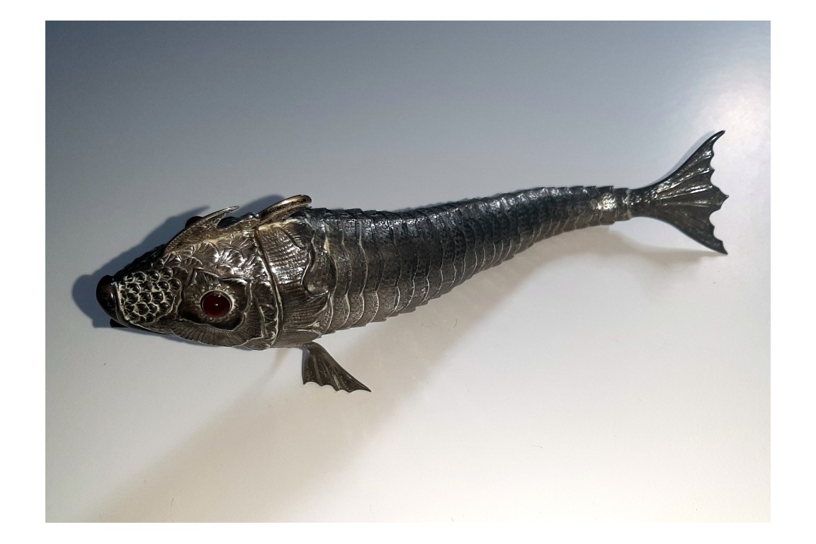 Poisson, boîte en argent XXème