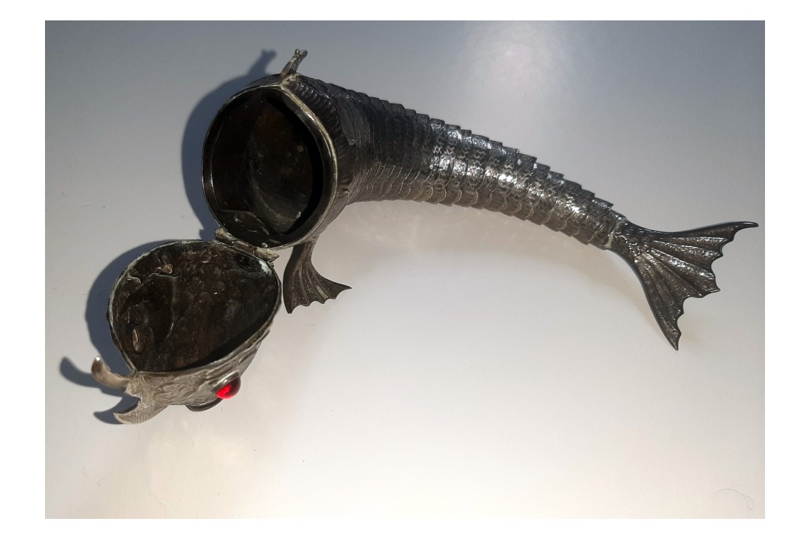 Poisson, boîte en argent XXème