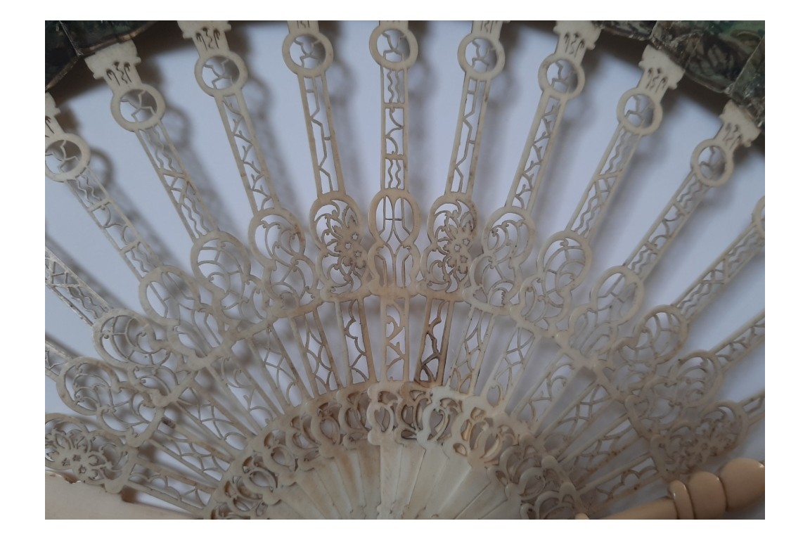 Triangle amoureux ou l'art de l'amour, éventail XIXeme