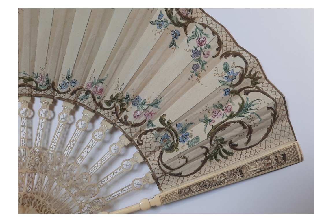 Love triangle or the art of love, 19th century fan