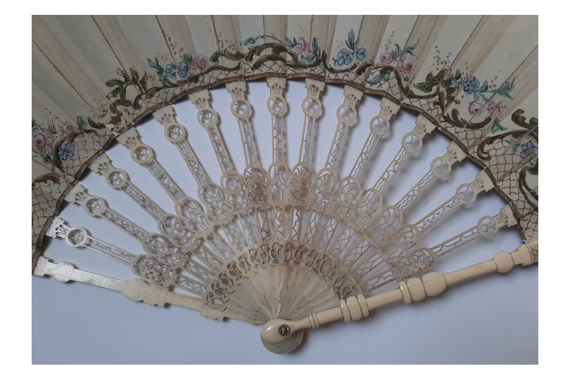 Love triangle or the art of love, 19th century fan