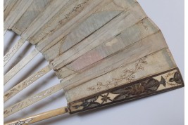 Le théatre de marionnettes et les amoureux, éventail vers 1770-80