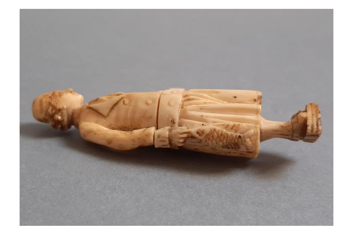 The Polletais fisherman or the art from Dieppe, 19th century needle case