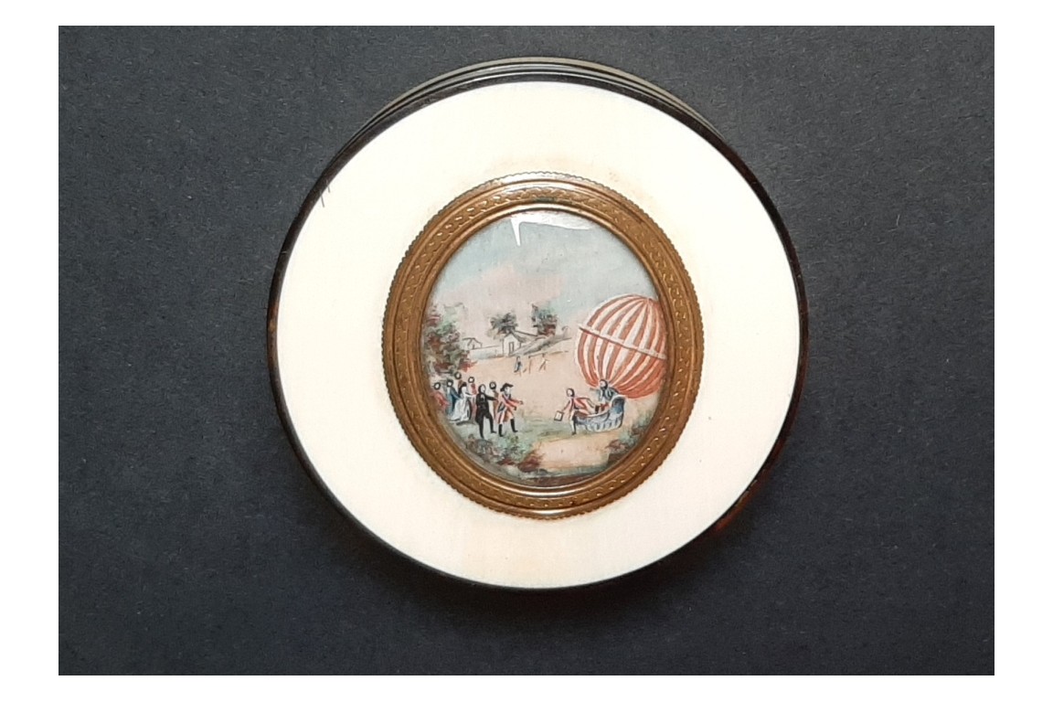 Hot air balloon, late 18th century snuffbof box