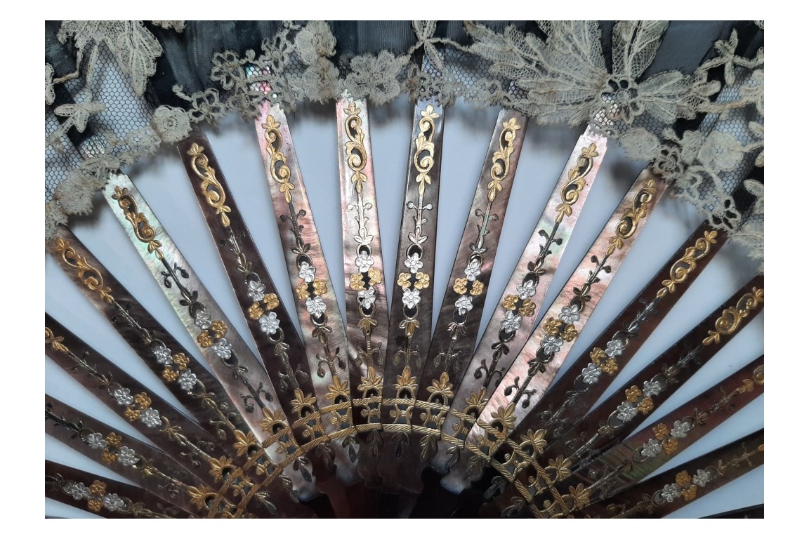 Angels by Aubert, fan circa 1885-95