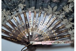 Angels by Aubert, fan circa 1885-95