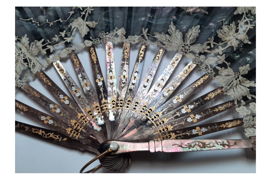 Angels by Aubert, fan circa 1885-95
